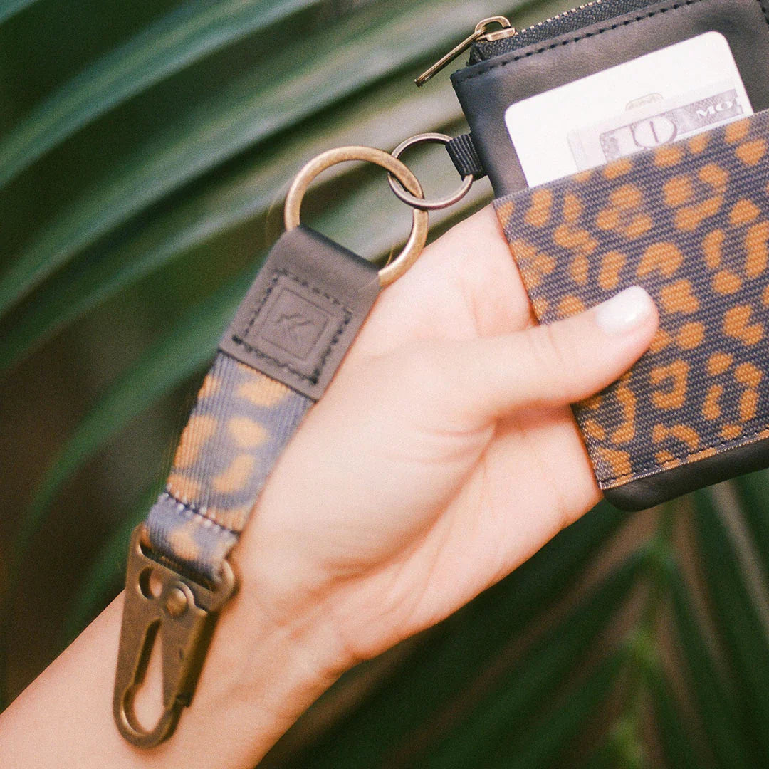 Hendrix | Keychain Clip | Durable & Stylish | Thread® · THREAD